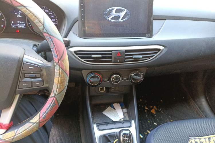 Used Hyundai Celesta 2017 1.6L Manual Enjoyment Edition GLS Audio And AC Panel