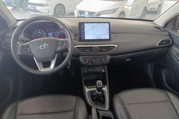 Used Hyundai Celesta 2017 1.6L Manual Enjoyment Edition GLS Center Console