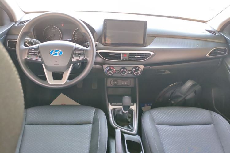 Used Hyundai Celesta 2017 1.6L Manual Enjoyment Edition GLS Center Console