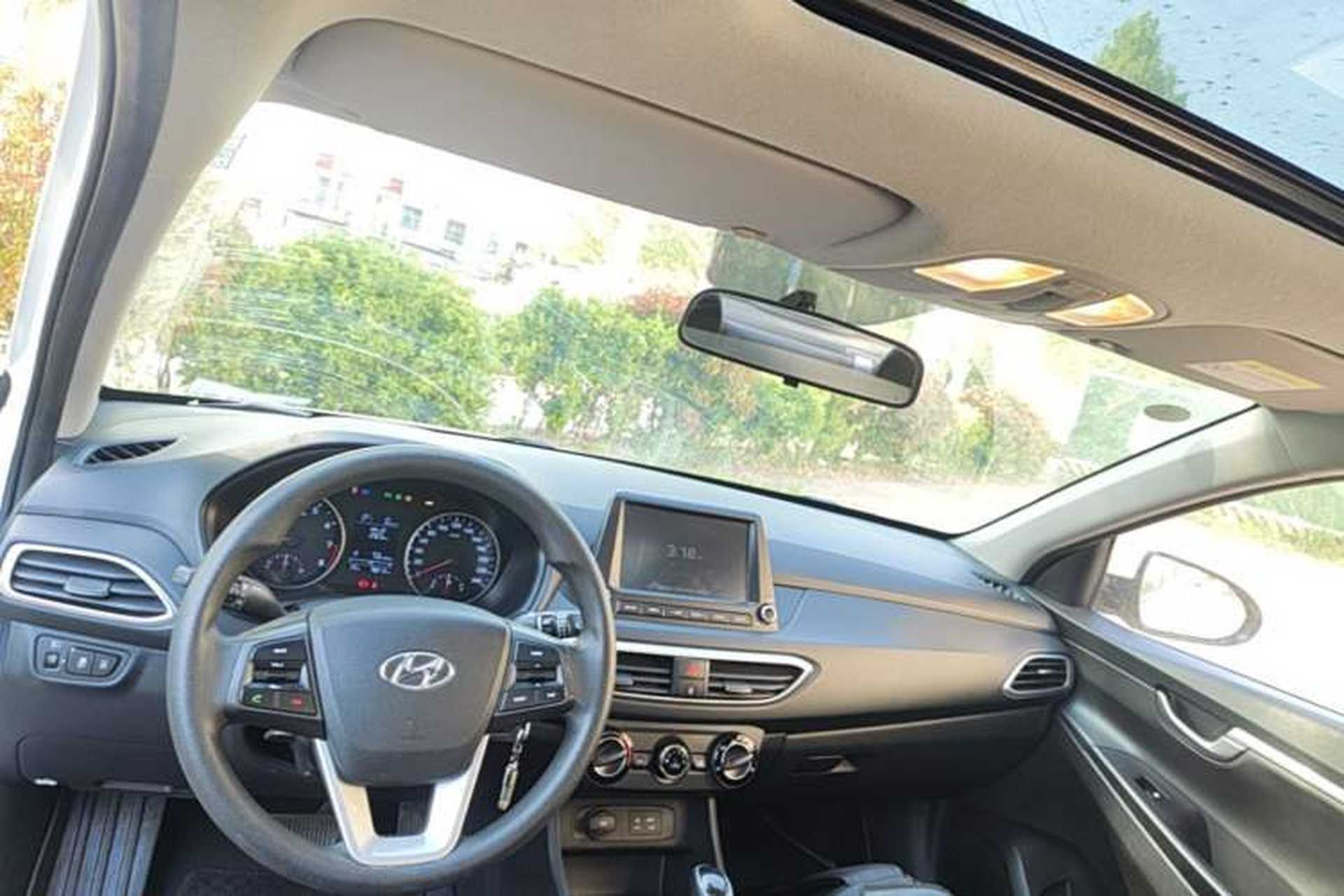Used Hyundai Celesta 2017 1.6L Automatic Enjoyment Version GLS Center Console