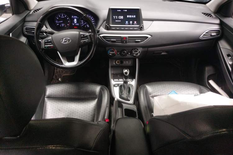 Used Hyundai Celesta 2017 1.6L Automatic Yueshin Edition DLX Center Console