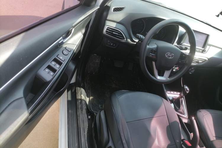Used Hyundai Celesta 2017 1.6L Automatic Enjoyment Version GLS Driver Seat