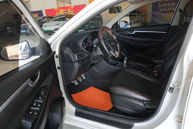 Used Hyundai Celesta 2017 1.6L Manual GL Delight Edition Driver Seat
