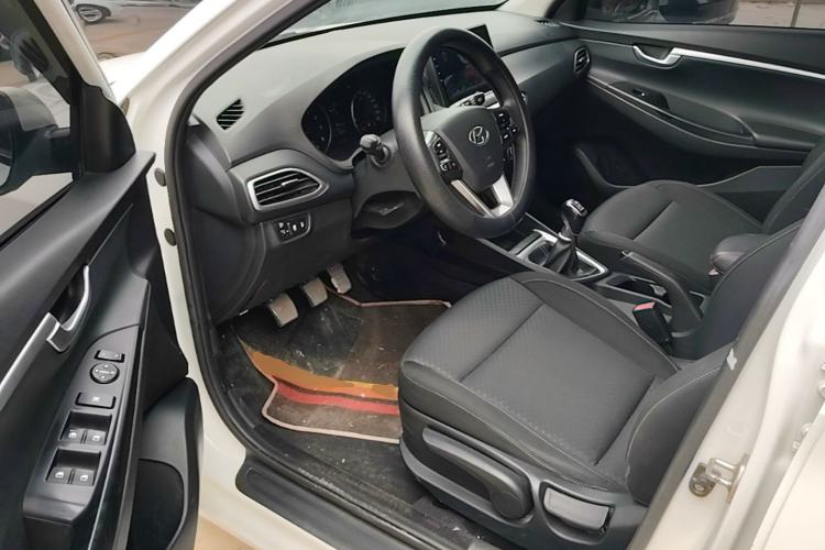 Used Hyundai Celesta 2017 1.6L Manual Enjoyment Edition GLS Driver Seat