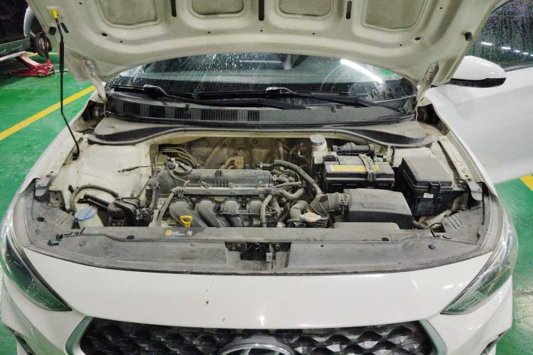 Used Hyundai Celesta 2017 1.6L Automatic Enjoyment Version GLS Engine Bay
