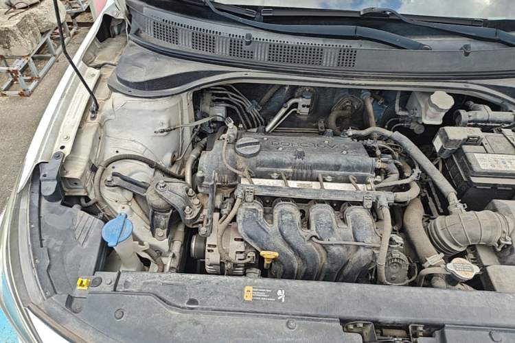 Used Hyundai Celesta 2017 1.6L Automatic Enjoyment Version GLS Engine Bay Right