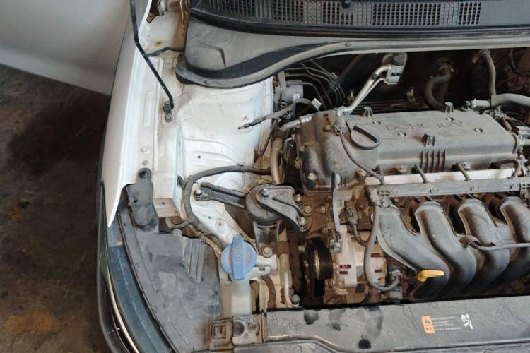 Used Hyundai Celesta 2017 1.6L Automatic Enjoyment Version GLS Engine Bay Right