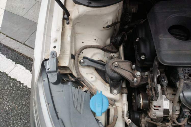 Used Hyundai Celesta 2017 1.6L Automatic Yueshin Edition DLX Engine Bay Right