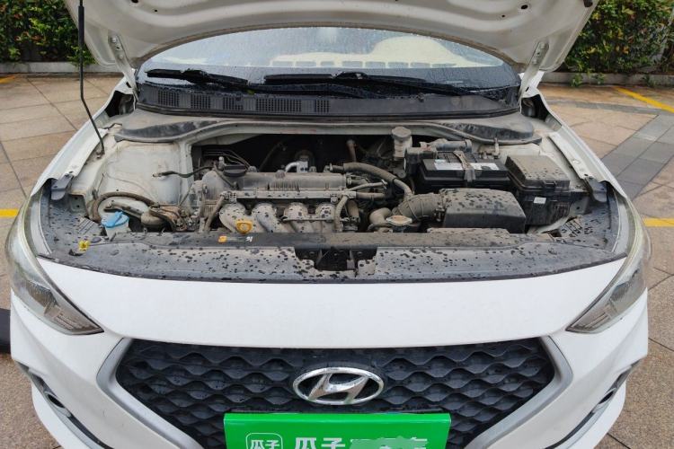 Used Hyundai Celesta 2017 1.6L Automatic Enjoyment Version GLS Engine Bay