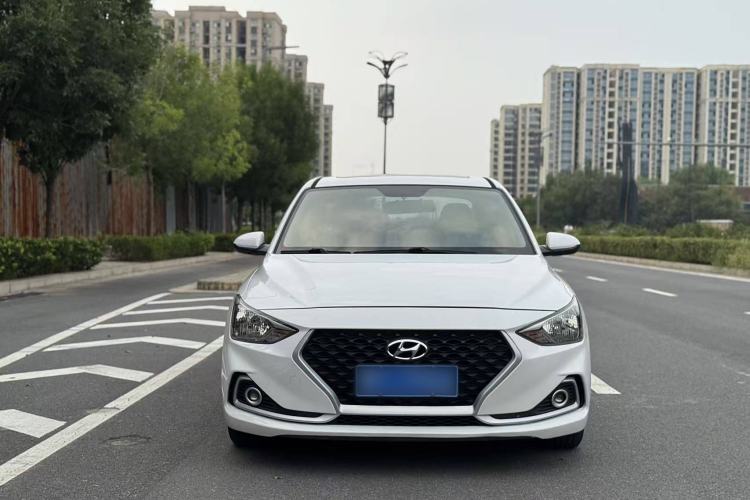 Used Hyundai Celesta 2017 1.6L Automatic Enjoyment Version GLS Exterior 1
