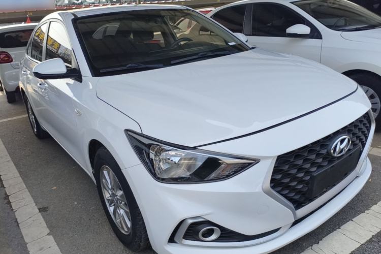 Used Hyundai Celesta 2017 1.6L Manual Enjoyment Edition GLS Exterior 1