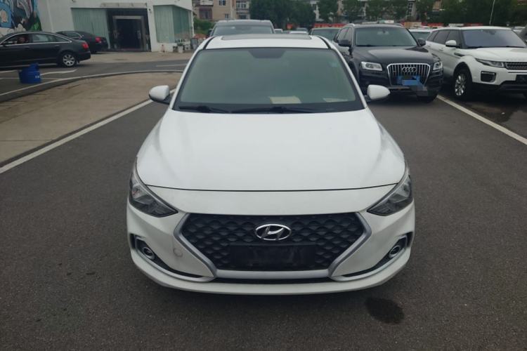 Used Hyundai Celesta 2017 1.6L Automatic Enjoyment Version GLS Exterior 1