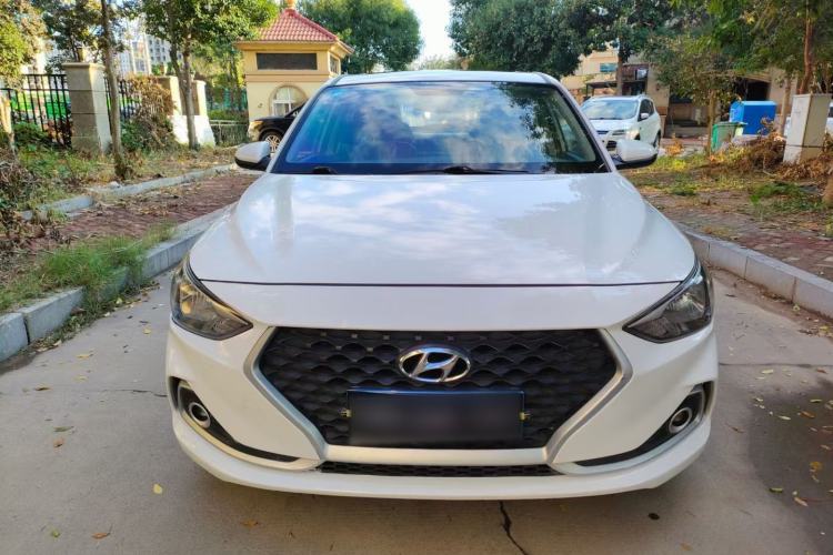 Used Hyundai Celesta 2017 1.6L Automatic Enjoyment Version GLS Exterior 1