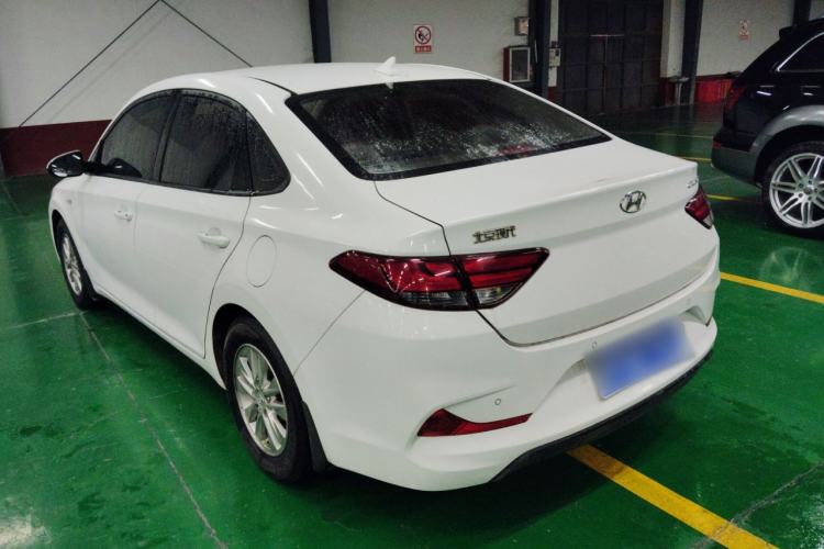 Used Hyundai Celesta 2017 1.6L Automatic Enjoyment Version GLS Exterior 2