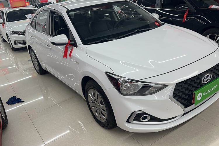 Used Hyundai Celesta 2017 1.6L Manual GL Delight Edition Exterior 2