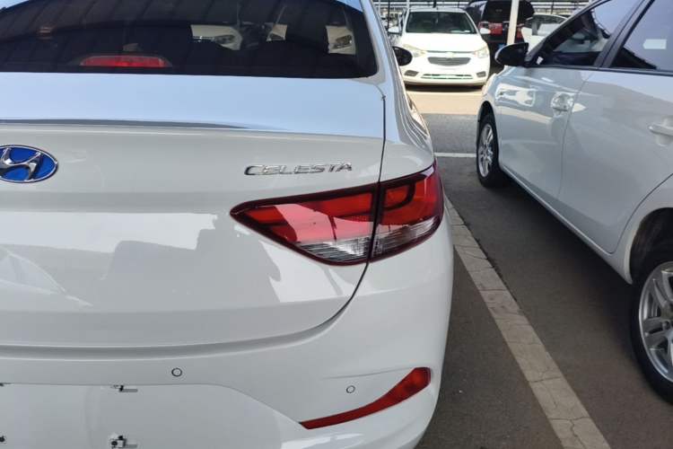Used Hyundai Celesta 2017 1.6L Manual Enjoyment Edition GLS Exterior 3