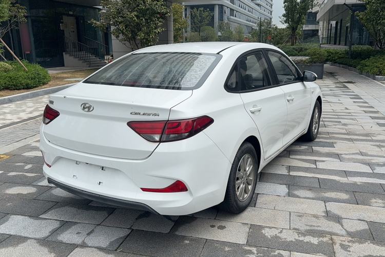 Used Hyundai Celesta 2017 1.6L Automatic Enjoyment Version GLS Exterior 3