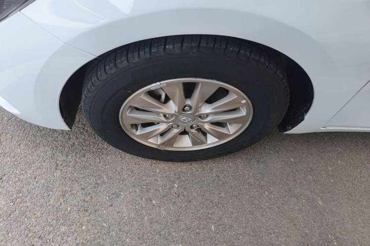 Used Hyundai Celesta 2017 1.6L Manual Enjoyment Edition GLS Exterior 4
