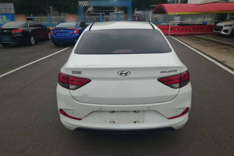 Used Hyundai Celesta 2017 1.6L Automatic Enjoyment Version GLS Exterior 4