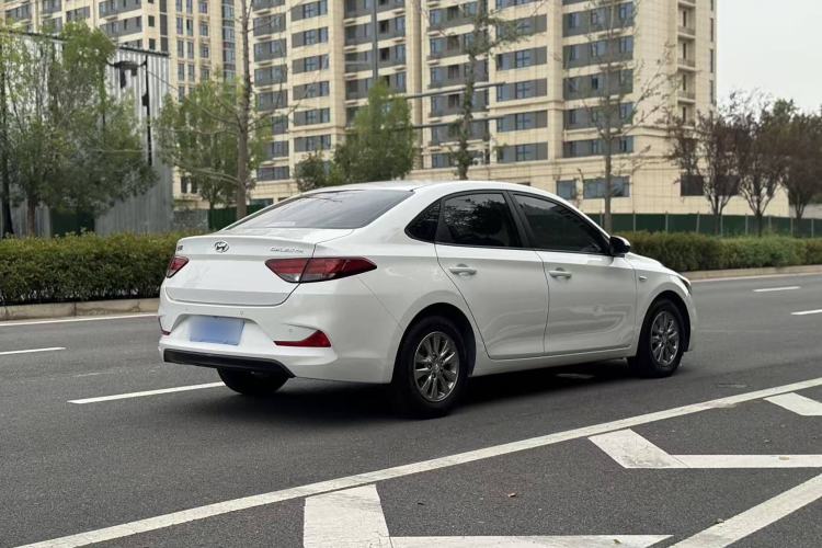 Used Hyundai Celesta 2017 1.6L Automatic Enjoyment Version GLS Exterior 5