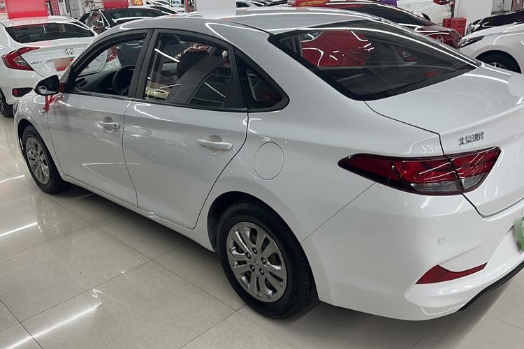 Used Hyundai Celesta 2017 1.6L Manual GL Delight Edition Exterior 5