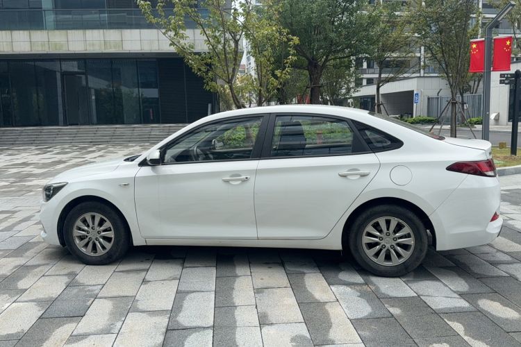 Used Hyundai Celesta 2017 1.6L Automatic Enjoyment Version GLS Exterior 5