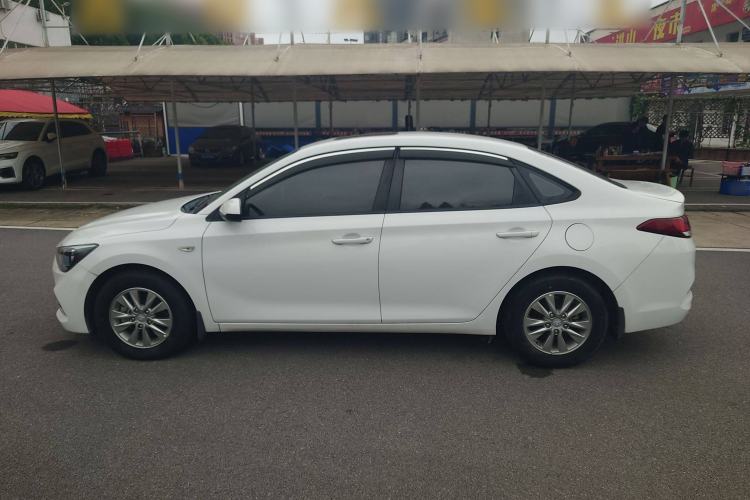 Used Hyundai Celesta 2017 1.6L Automatic Enjoyment Version GLS Exterior 5