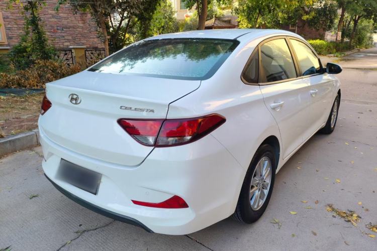 Used Hyundai Celesta 2017 1.6L Automatic Enjoyment Version GLS Exterior 5