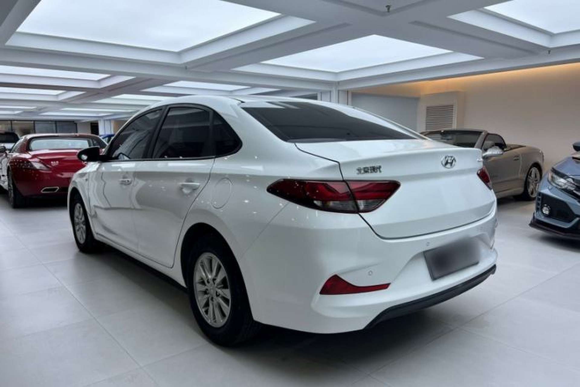 Used Hyundai Celesta 2017 1.6L Automatic Enjoyment Version GLS Exterior 7