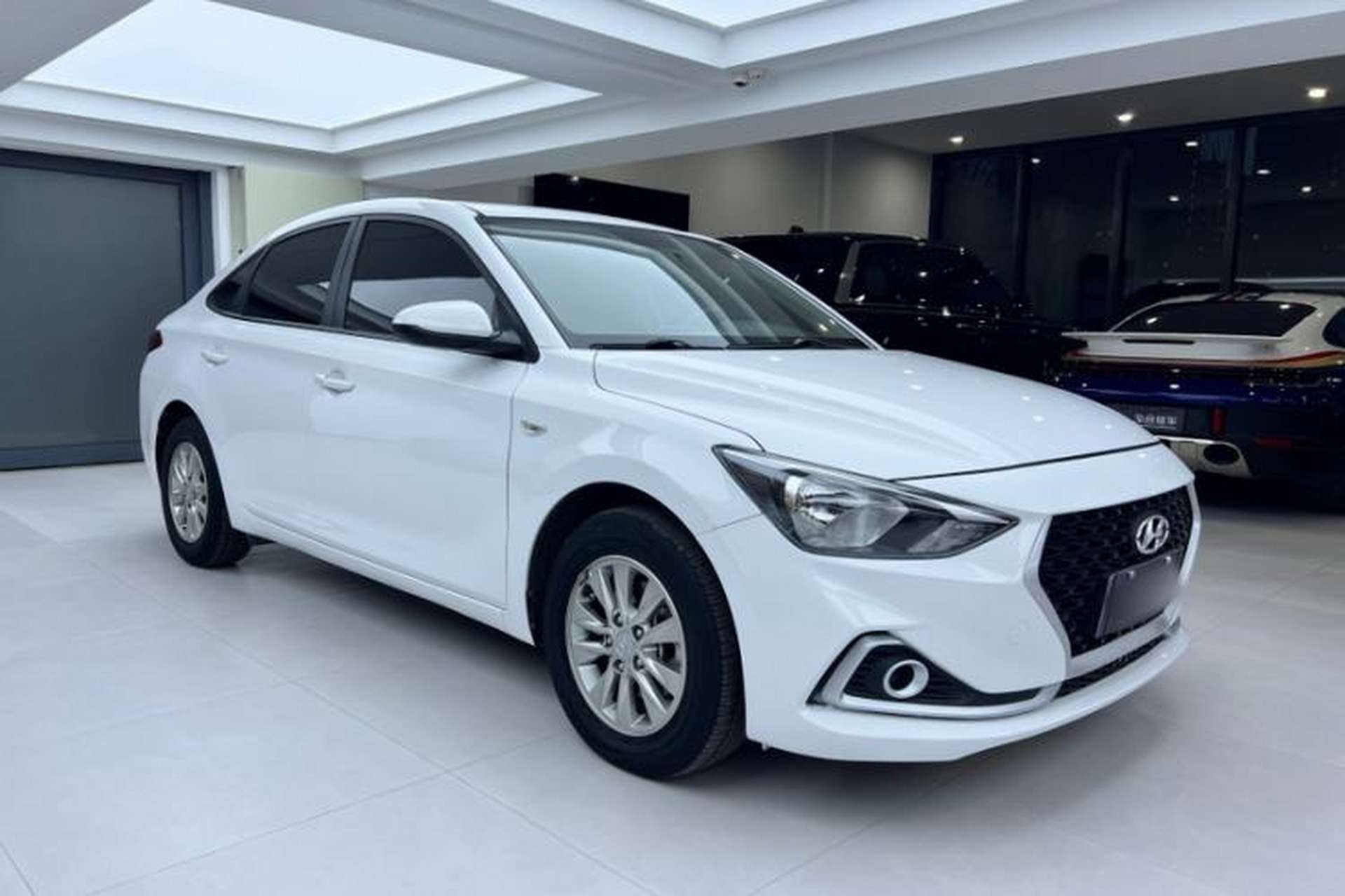 Used Hyundai Celesta 2017 1.6L Automatic Enjoyment Version GLS Exterior 8