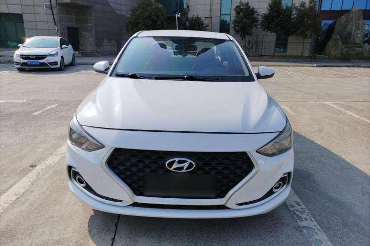 Used Hyundai Celesta 2017 1.6L Manual GL Delight Edition Front