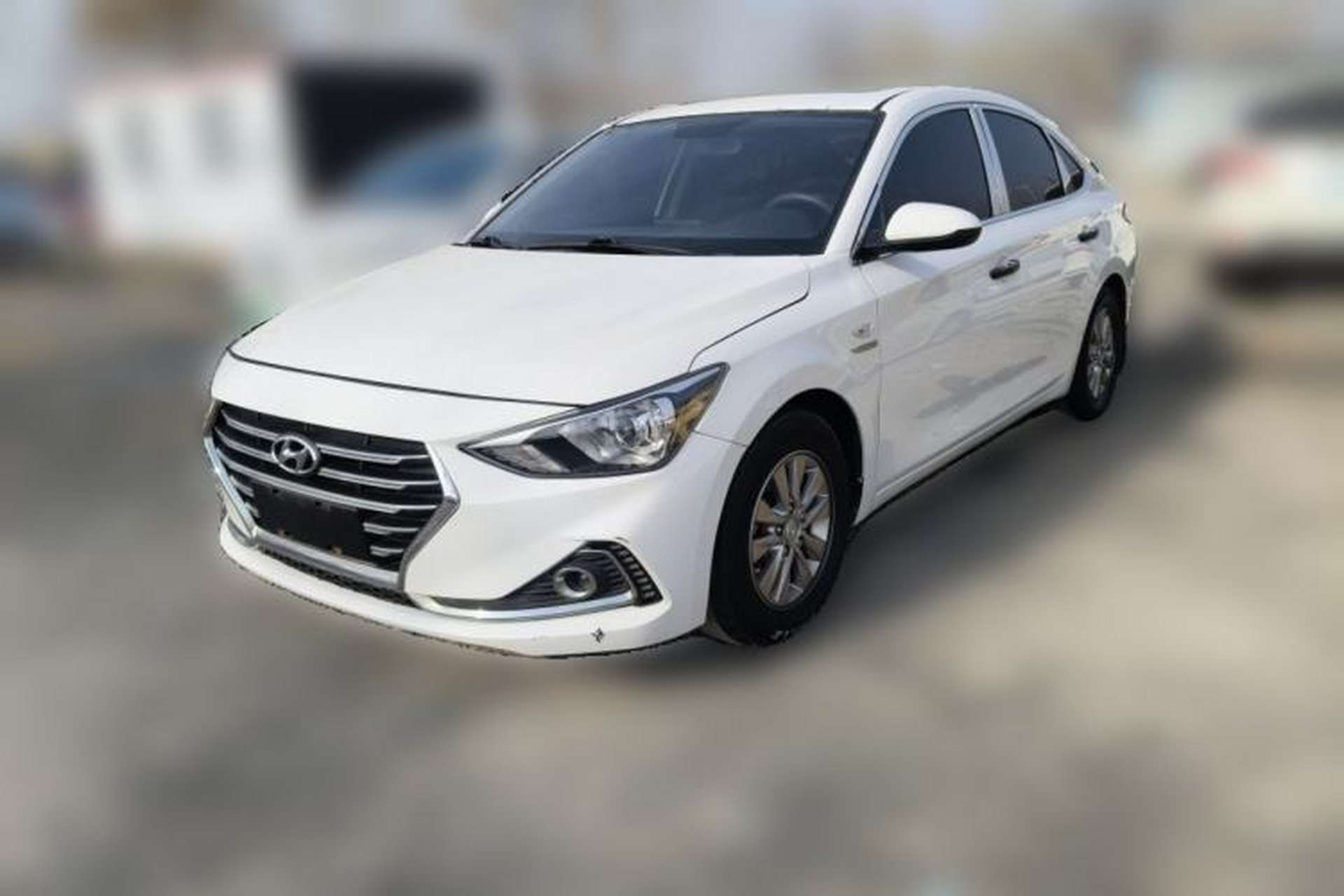 Used Hyundai Celesta 2017 1.6L Automatic Enjoyment Version GLS Front Left 45 Deg