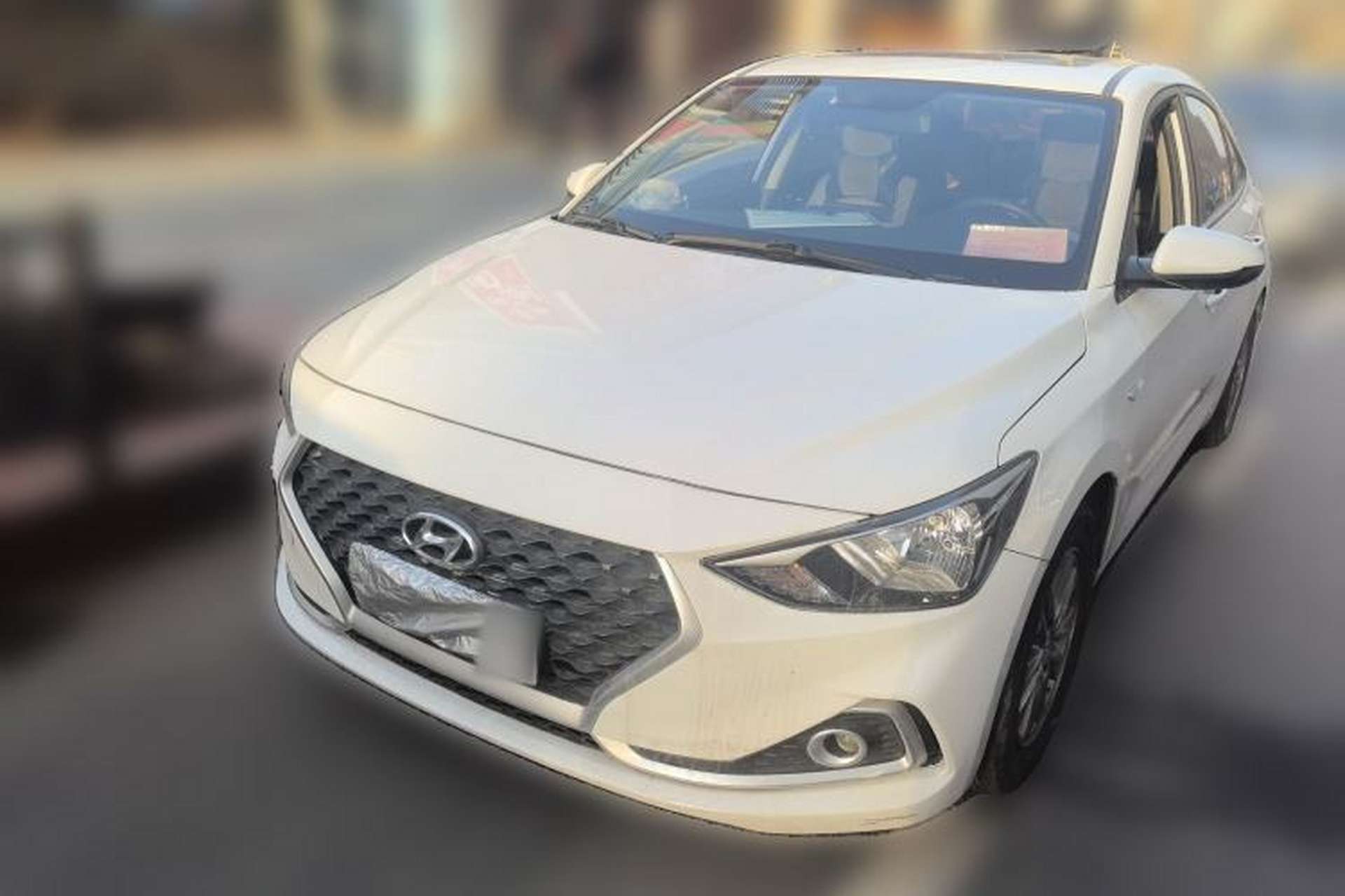 Used Hyundai Celesta 2017 1.6L Automatic Enjoyment Version GLS Front Left 45 Deg