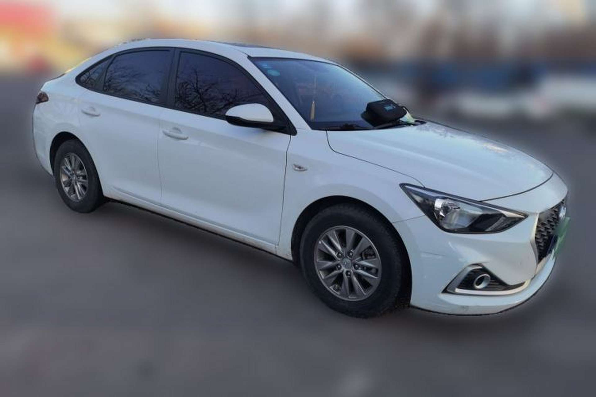 Used Hyundai Celesta 2017 1.6L Automatic Enjoyment Version GLS Front Right 45 Deg