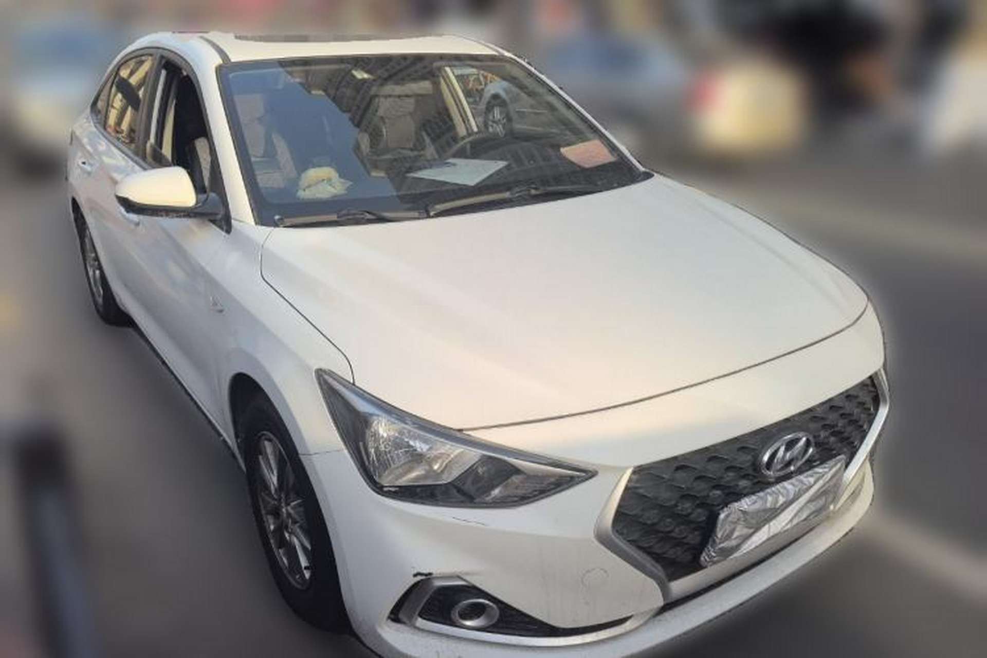 Used Hyundai Celesta 2017 1.6L Automatic Enjoyment Version GLS Front Right 45 Deg