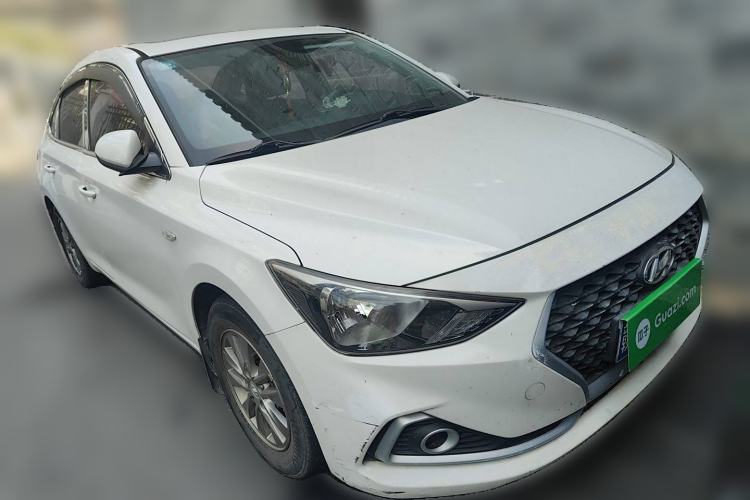 Used Hyundai Celesta 2017 1.6L Manual Enjoyment Edition GLS Front Right 45 Deg