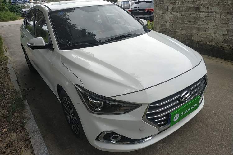 Used Hyundai Celesta 2017 1.6L Automatic Yueshin Edition DLX Front Right 45 Deg