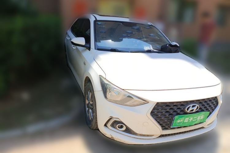 Used Hyundai Celesta 2017 1.6L Manual Enjoyment Edition GLS Front Right 45 Deg