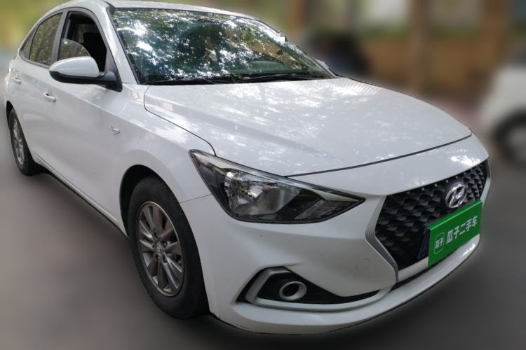 Used Hyundai Celesta 2017 1.6L Automatic Enjoyment Version GLS Front Right 45 Deg
