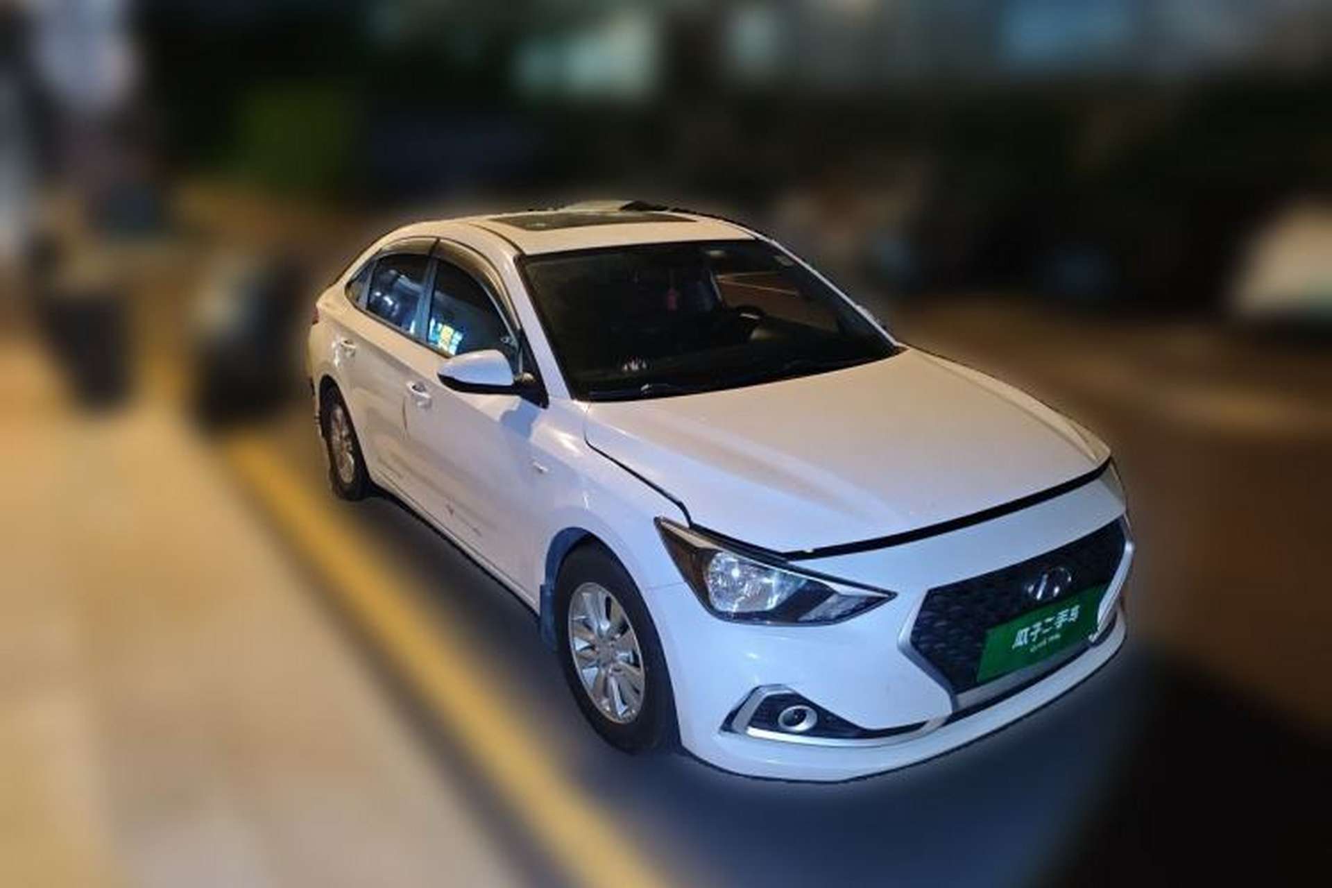 Used Hyundai Celesta 2017 1.6L Automatic Enjoyment Version GLS Front Right 45 Deg