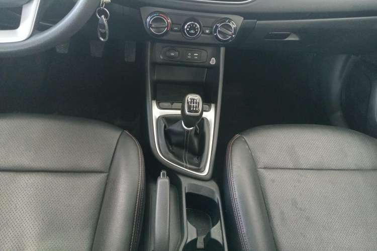 Used Hyundai Celesta 2017 1.6L Manual Enjoyment Edition GLS Gear Lever