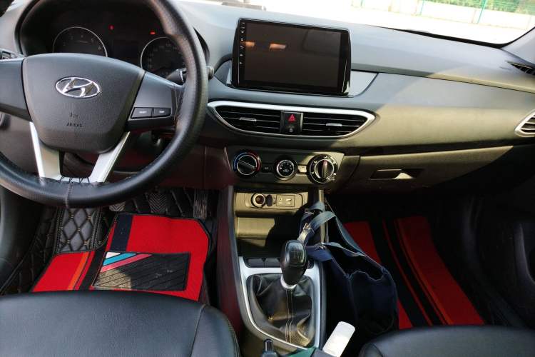 Used Hyundai Celesta 2017 1.6L Manual GL Delight Edition Gear Lever