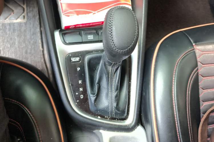 Used Hyundai Celesta 2017 1.6L Automatic Enjoyment Version GLS Gear Lever