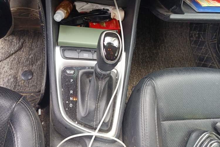 Used Hyundai Celesta 2017 1.6L Automatic Enjoyment Version GLS Gear Lever