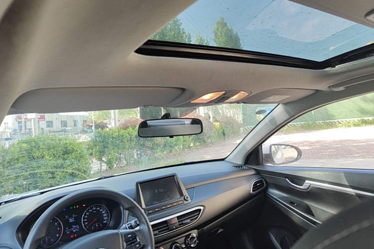 Used Hyundai Celesta 2017 1.6L Automatic Enjoyment Version GLS Headliner