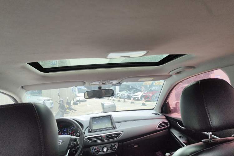 Used Hyundai Celesta 2017 1.6L Automatic Enjoyment Version GLS Headliner