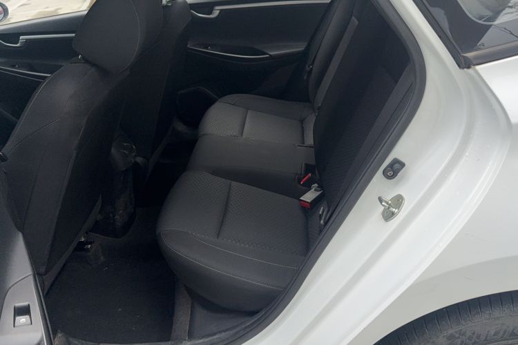 Used Hyundai Celesta 2017 1.6L Automatic Enjoyment Version GLS Interior 1