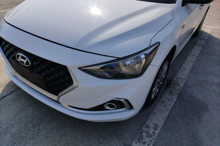 Used Hyundai Celesta 2017 1.6L Manual GL Delight Edition Left Front Headlight