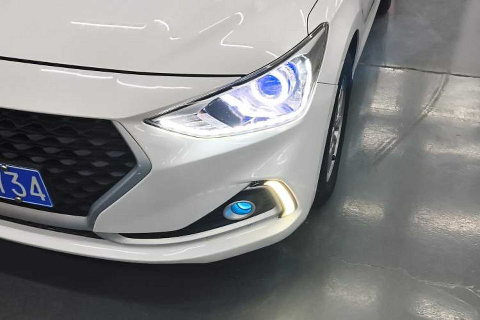 Used Hyundai Celesta 2017 1.6L Automatic Enjoyment Version GLS Left Front Headlight