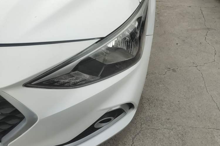 Used Hyundai Celesta 2017 1.6L Manual Enjoyment Edition GLS Left Front Headlight